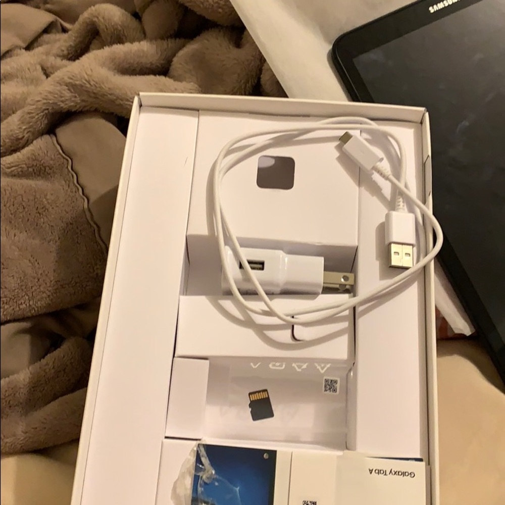 Galaxy Tablet - image 3